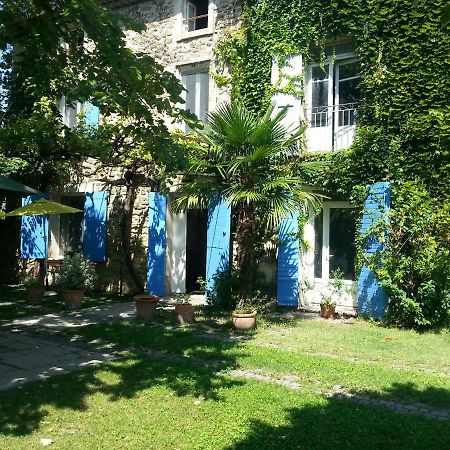 Le Mas Des Platanes Entraigues-sur-la-Sorgue Bagian luar foto