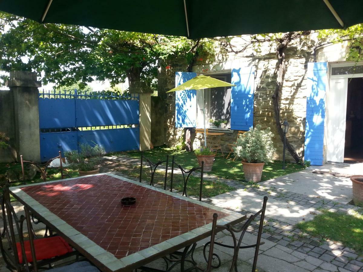 Le Mas Des Platanes Entraigues-sur-la-Sorgue Bagian luar foto